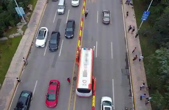 济南将逐步拆除双向四车道及以下道路隔离护栏